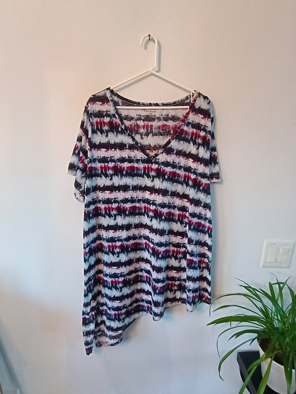 Lane Bryant 26/28 Asymmetrical Tie Dye Stripe V Neck Tunic Top Plus Size